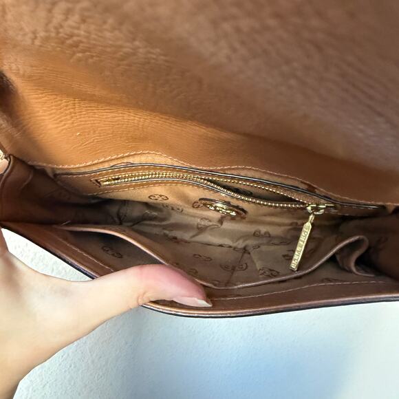 Tory Burch All-T Leather Crossbody Bag - Picture 9 of 10